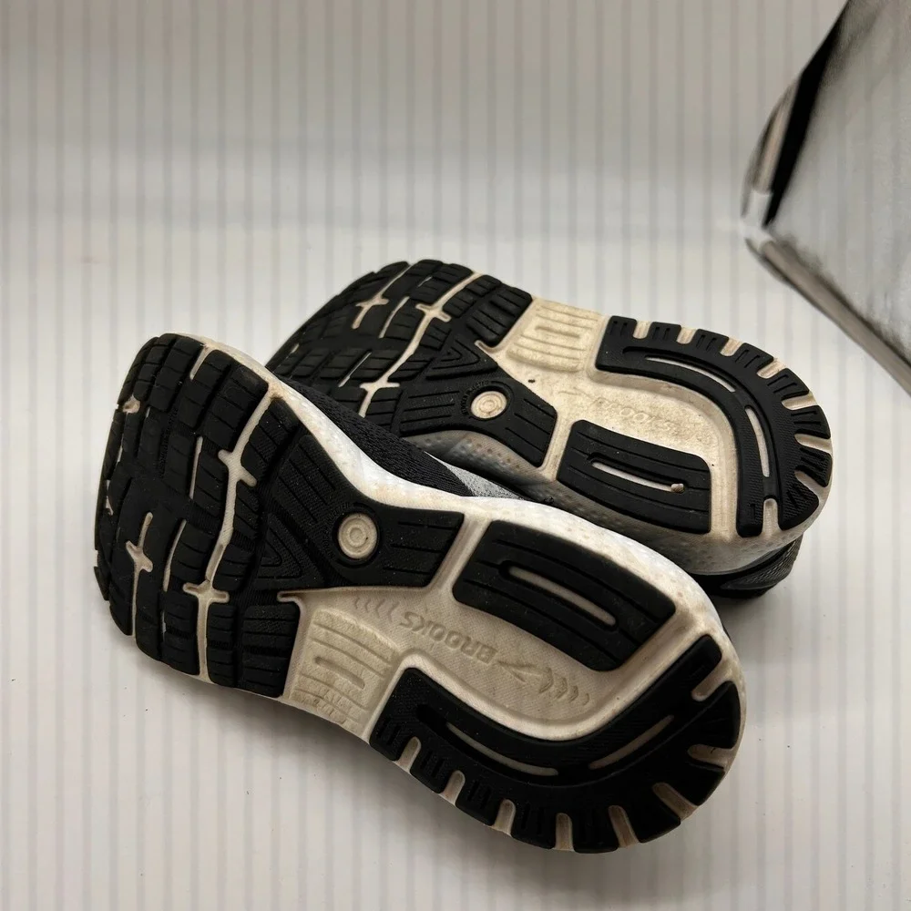 Brooks Ghost Running Shoes Athletic Sneakers Black White Women's Size 7.5 Medium